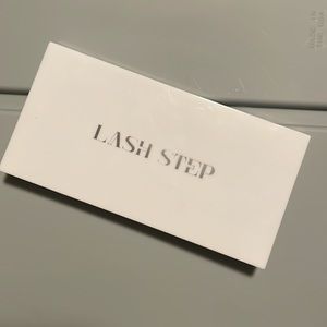 Lash Step Eyeshadow Pallet